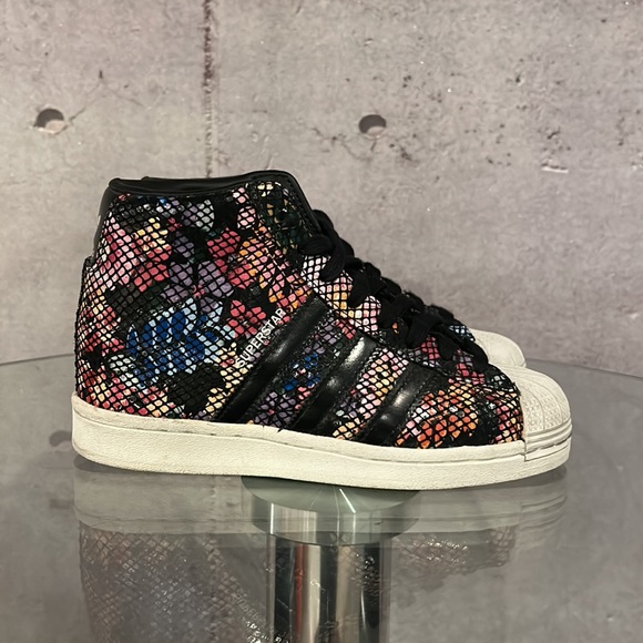 ADIDAS SUPERSTAR UP “Floral Twist” Lace Wedge Sneakers - FW3699 - Picture 2 of 7